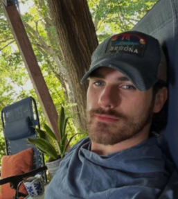 <strong>Dylan R.</strong>